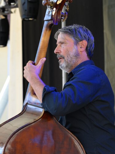 Simone Kopmajer mit Radio String Quartett