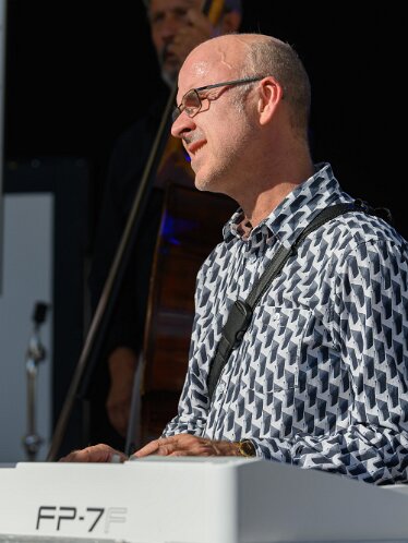 Simone Kopmajer mit Radio String Quartett