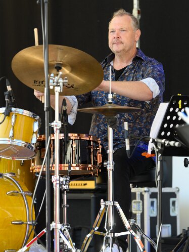 Simone Kopmajer mit Radio String Quartett