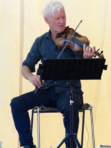 Simone Kopmajer mit Radio String Quartett