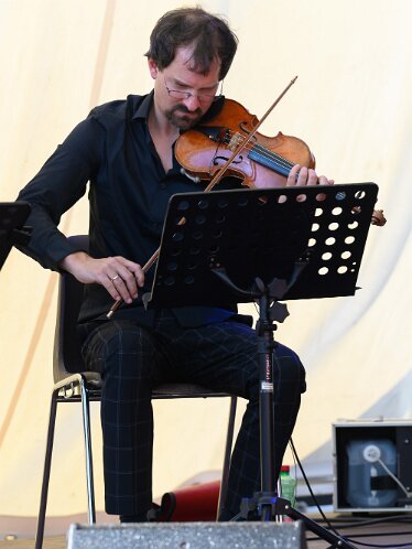Simone Kopmajer mit Radio String Quartett