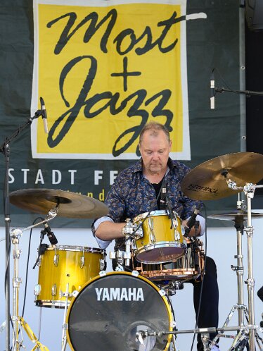 Simone Kopmajer mit Radio String Quartett