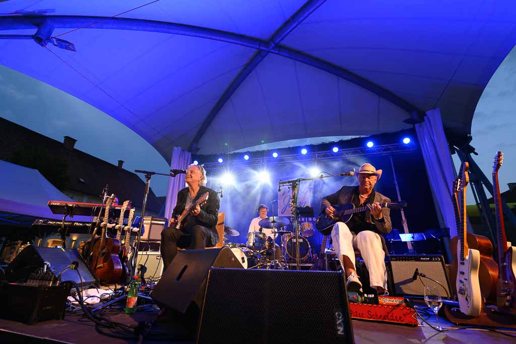 SIR Oliver Mally Group & Peter Schneider, feat. Martin Gesselberger SIR Oliver Mally Group & Peter Schneider, feat. Martin Gesselberger